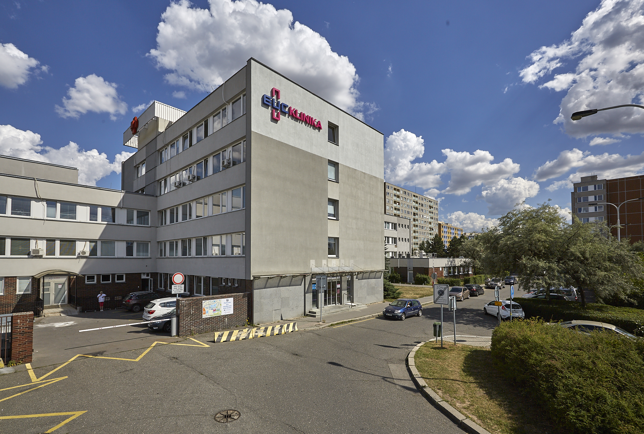 Kde v noci nebo o víkendu v Praze najdete pohotovost s lékárnou?