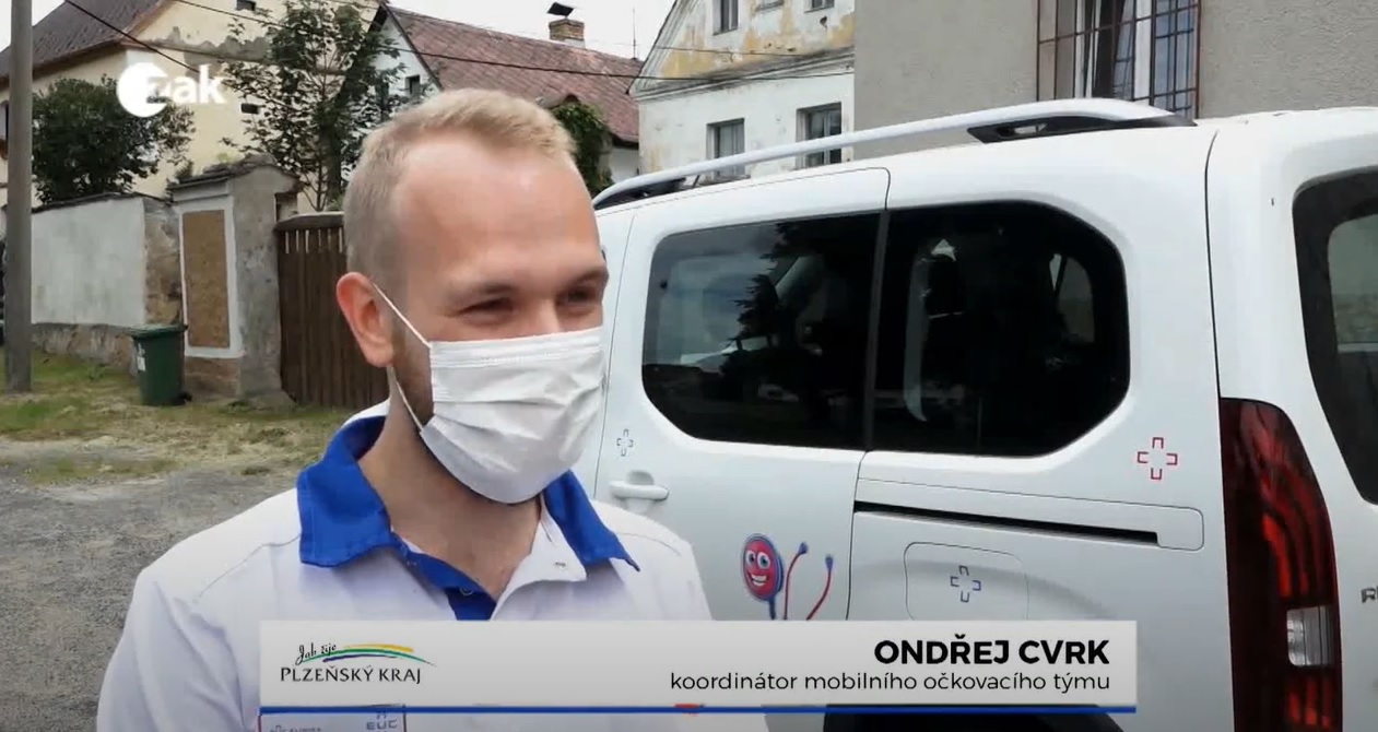 Mobilní tým EUC Kliniky Plzeň pokračuje v očkování napříč Plzeňským krajem